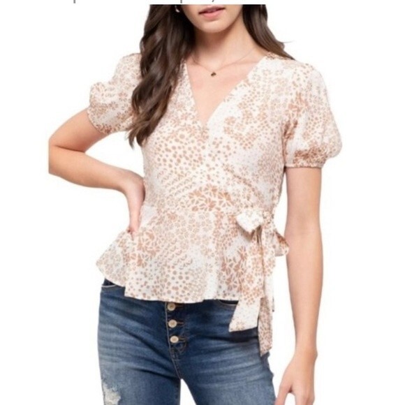 Mine Ivory and Tan Print Wrap Front Puffed Short Sleeve Peplum Gauze Top Size L - Picture 1 of 11